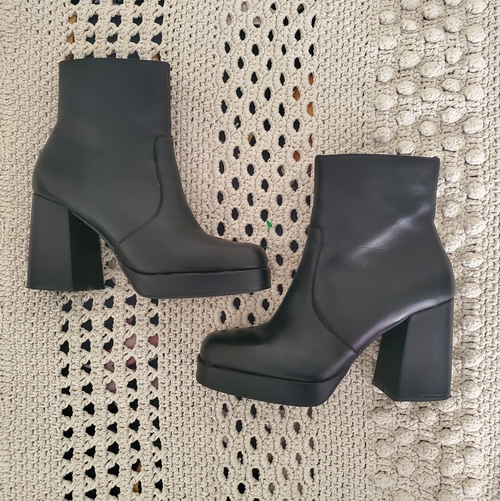 Steve Madden Enzo boot